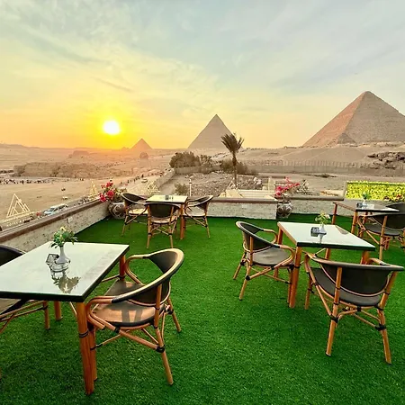 Seven Pyramids Panoramic View Inn